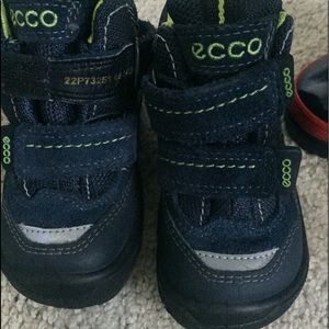 ECCO SNOWRIDE MID CUT WATERPROOF BOOTS